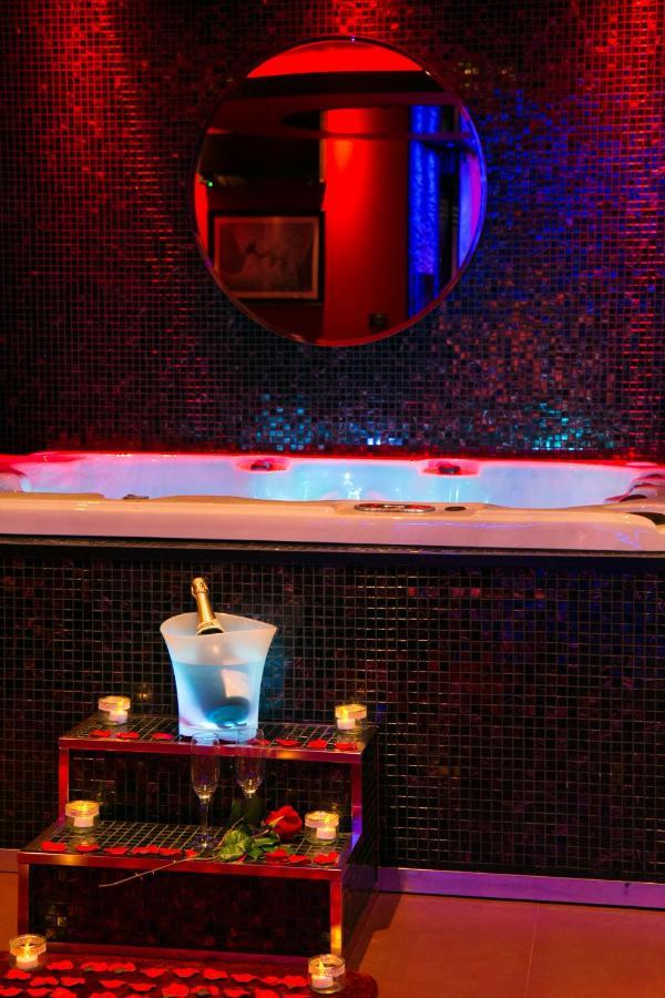 L'Insolite Spa Privatif "Suite Luxueuse-Jacuzzi" Toulouse Ngoại thất bức ảnh